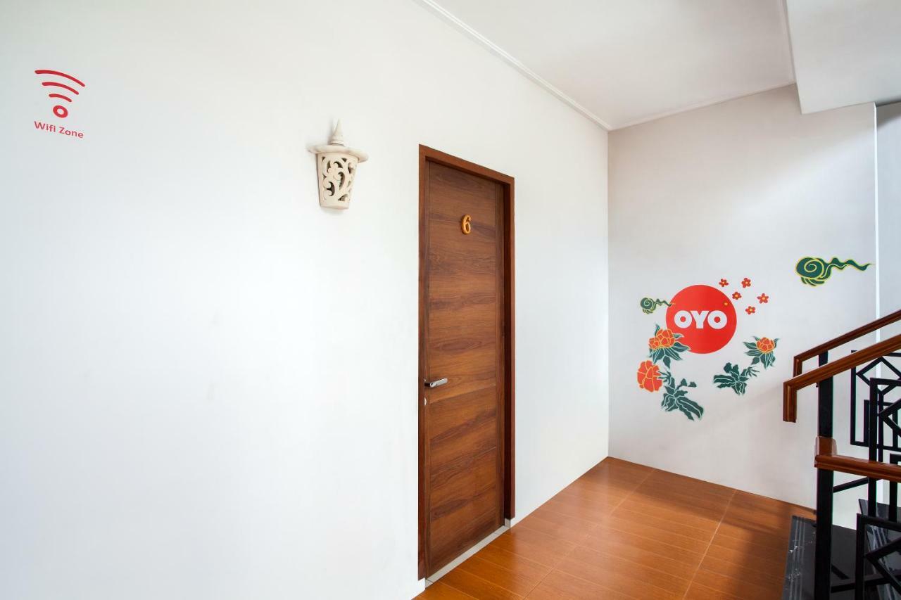 Oyo 107 Kusuma Kemang Suite Джакарта Екстер'єр фото