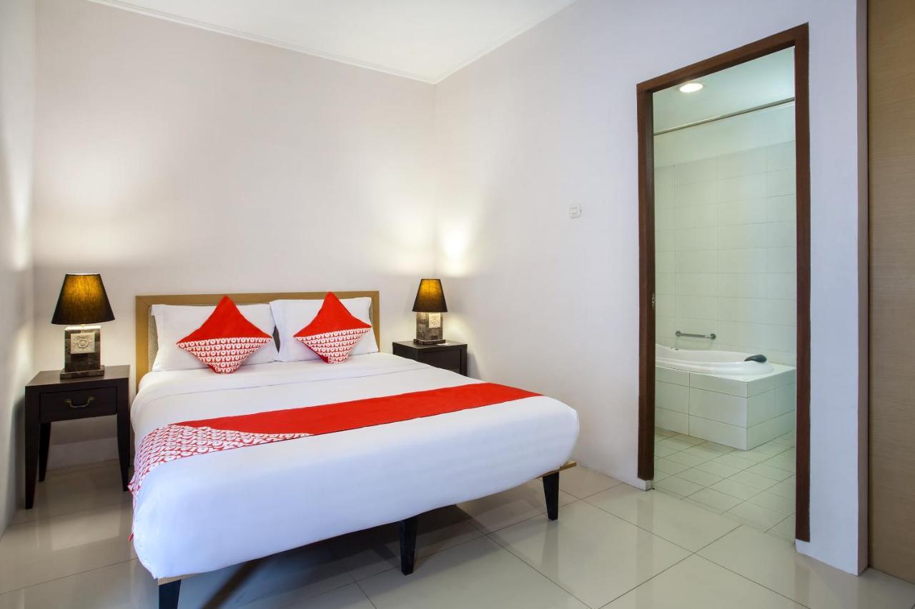 Oyo 107 Kusuma Kemang Suite Джакарта Екстер'єр фото